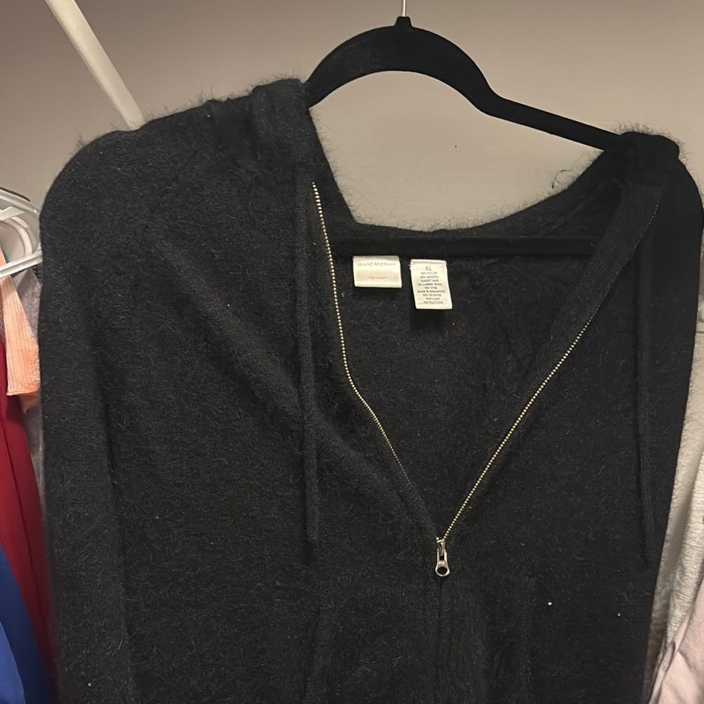 Isaac Mizrahi Black V-Neck Sweater
